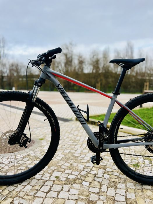 Bicicleta BTT Mulher - Specialized Rockhopper Comp 29 (Tamanho M)