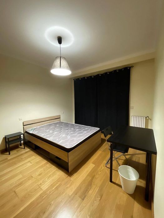 Conjunto mobilia de quarto - Cama de casal + secretaria + mesa de cabeceira