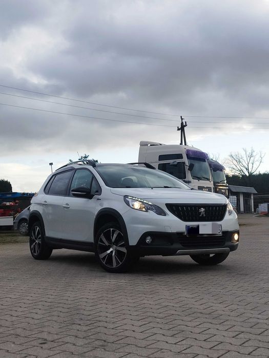 Peugeot 2008 gt-line biała perła panorama navii