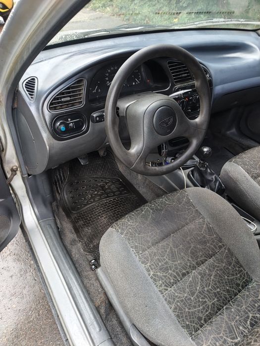 автомобіль daewoo lanos