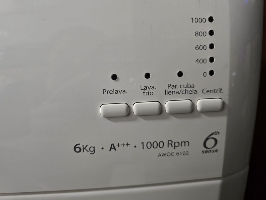 Máquina de Lavar Roupa Whirlpool, 6kg, excelente estado