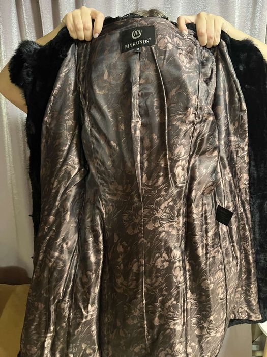 Шуба з мутону в ідеальному стані