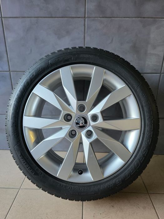 Koła zimowe 205/50R17 Dunlop Skoda Octavia Karoq VW Golf VII Audi A3