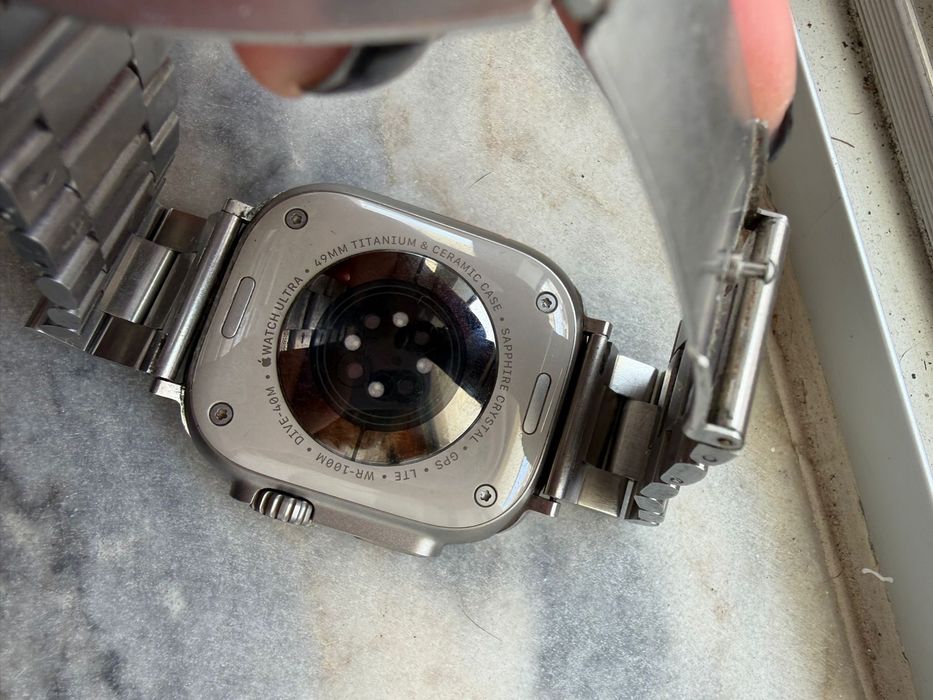 Apple Watch Ultra 1 (49mm) – Titânio – Com Bracelete Metal
