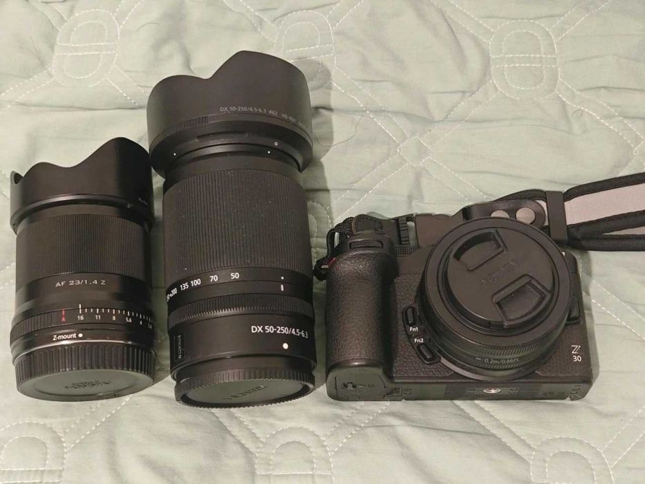 Nikon Z30 z 3 obiektywami