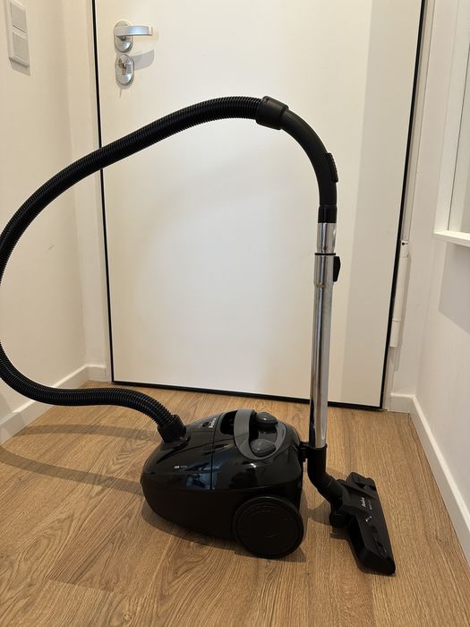 Odkurzacz Amica  VM1021+4 worki