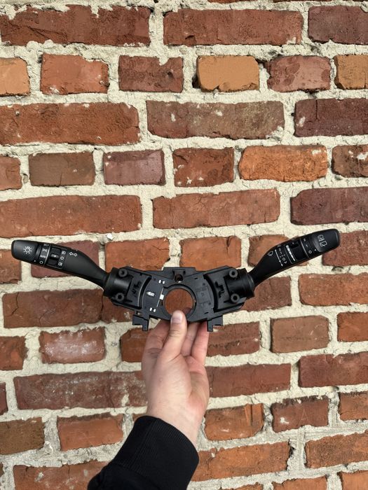 Перемикач поворотів гітара підрульовий Hyundai Tucson 15-21 93403d3950