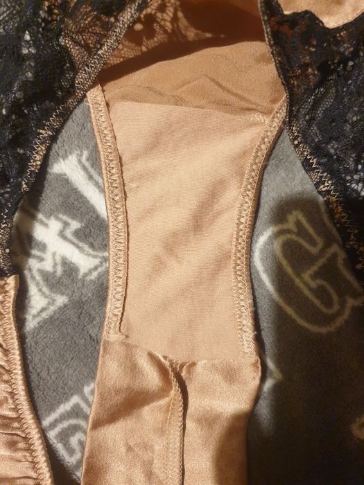 Biustonosz i Majtki z Jedwabiu Intimissimi  70/A  XS.