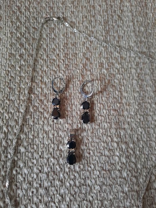 Srebrny komplet kolczyki kotki + zawieszka z łańcuszkiem