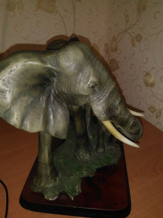 Продам статуэтку