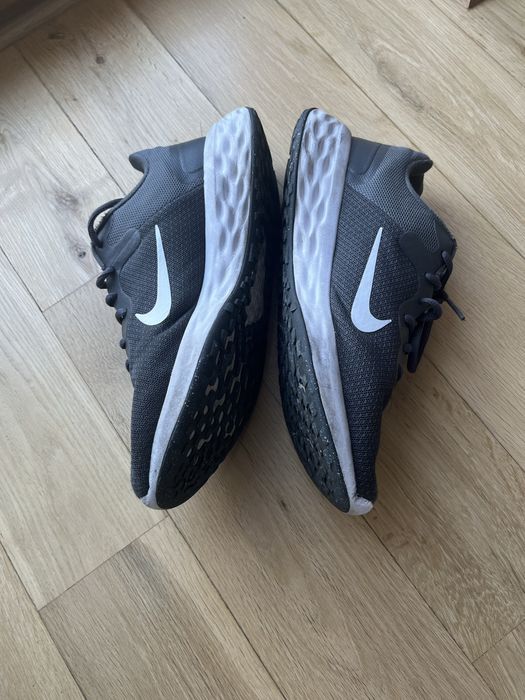 Buty Nike Revolution 5