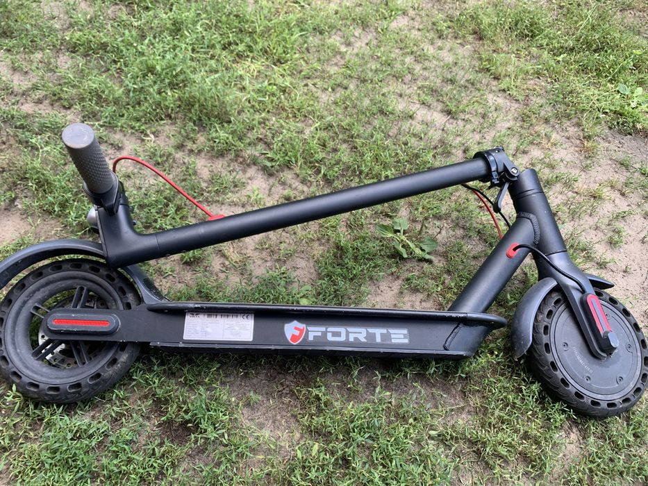 Електросамокат форте потребує заміни акб