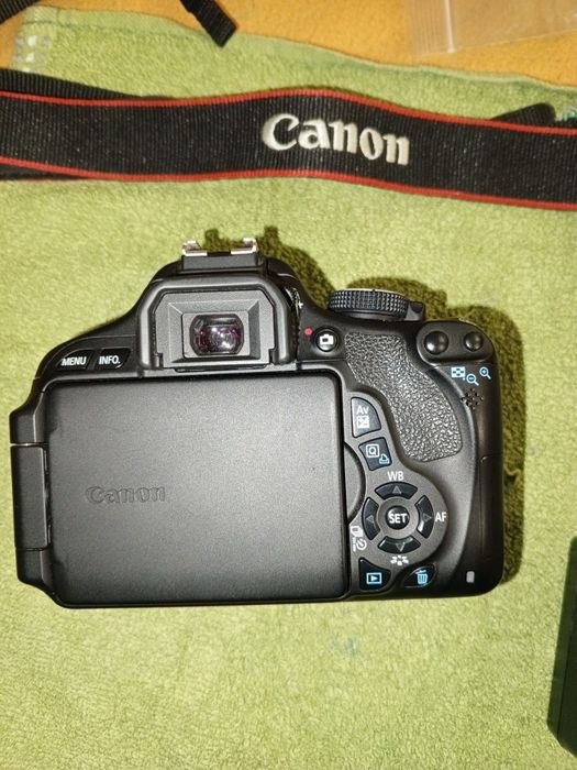 Canon 600D com Lente 18-55mm – Como Nova + 4 Anos de Garantia