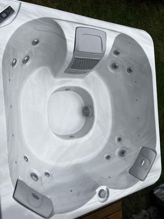 RLX SPA RS10 | Jacuzzi ogrodowe | Gecko | 4 osoby | 230 V
