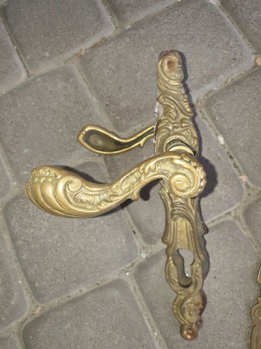 Zabytkowe klamki do drzwi