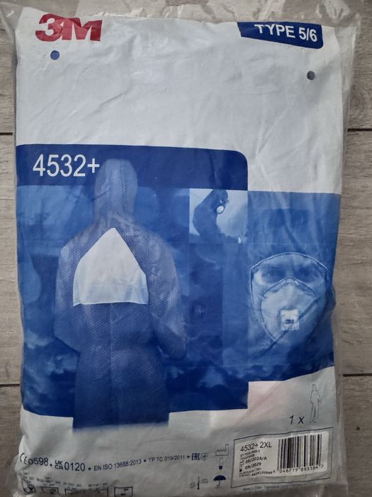 Kombinezon ochronny 4532+ 3M 4 kompleety.