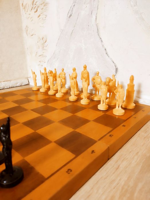 Продам шахматы .