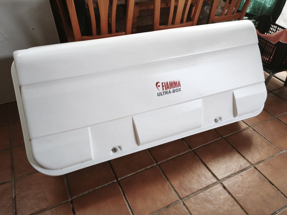 Fiamma Ultra box 360 com suporte