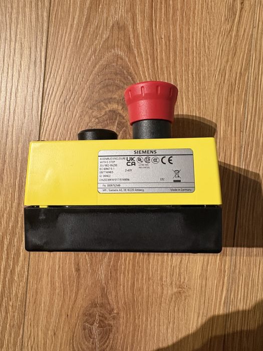 Siemens 3SU1802-0NZ00 Wyłącznik awaryjny