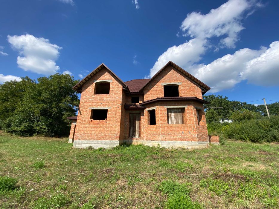 Незавершений будинок у Великому Кучурові