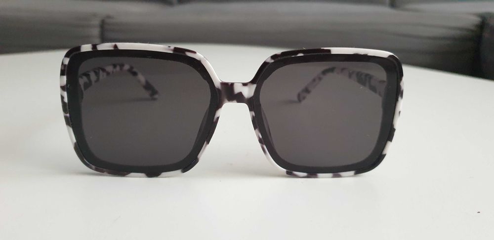 Starocie z Gdyni - Okulary przeciwsłoneczne rozstaw 13,5cm.
