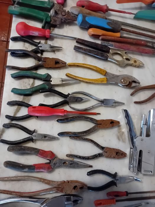 Conjunto de Ferramentas Diversas Antigas 




Veja também meus outros
