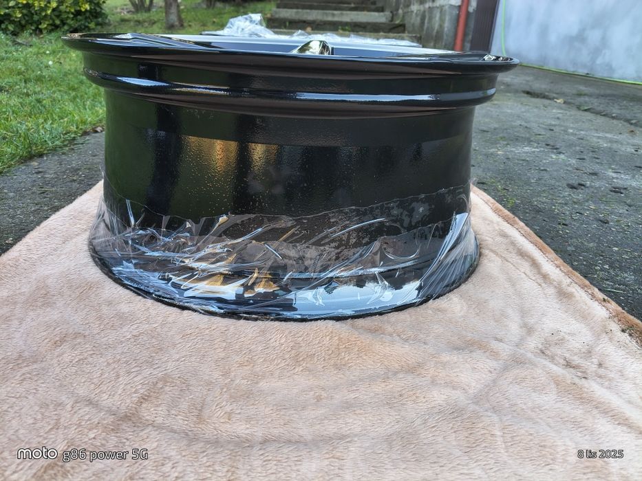 Sprzedam felgi aluminiowe 18 cali 5 x 100 et35