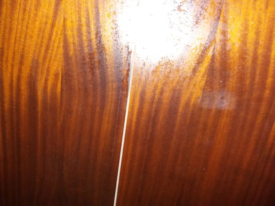 Продам стол для гостинной