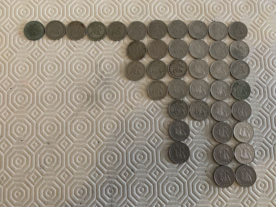 40 moedas 2$50 escudos portuguesas