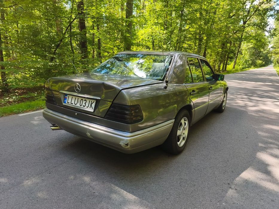 Mercedes Benz 124   2,5D