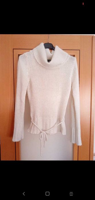 Various sweaters different sizes and prices64551619097985122