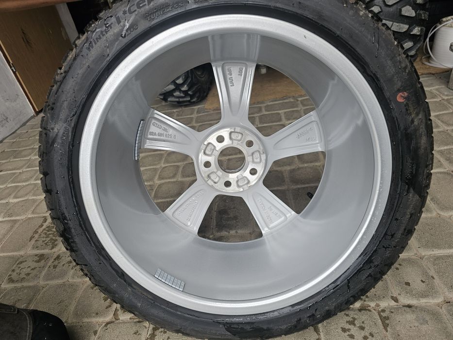 Koła Zimowe 17" Audi A1  215/45R17 Hankook Winter I cept evo 2