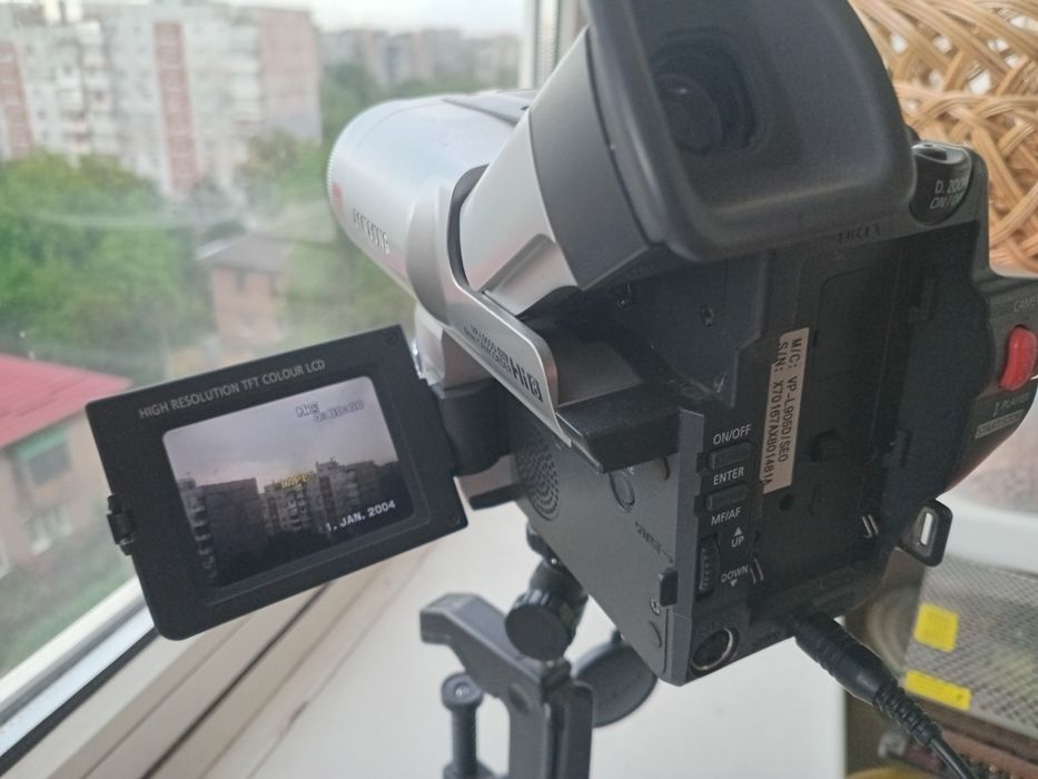 Видеокамера Samsung VP-L905D  (HI8)