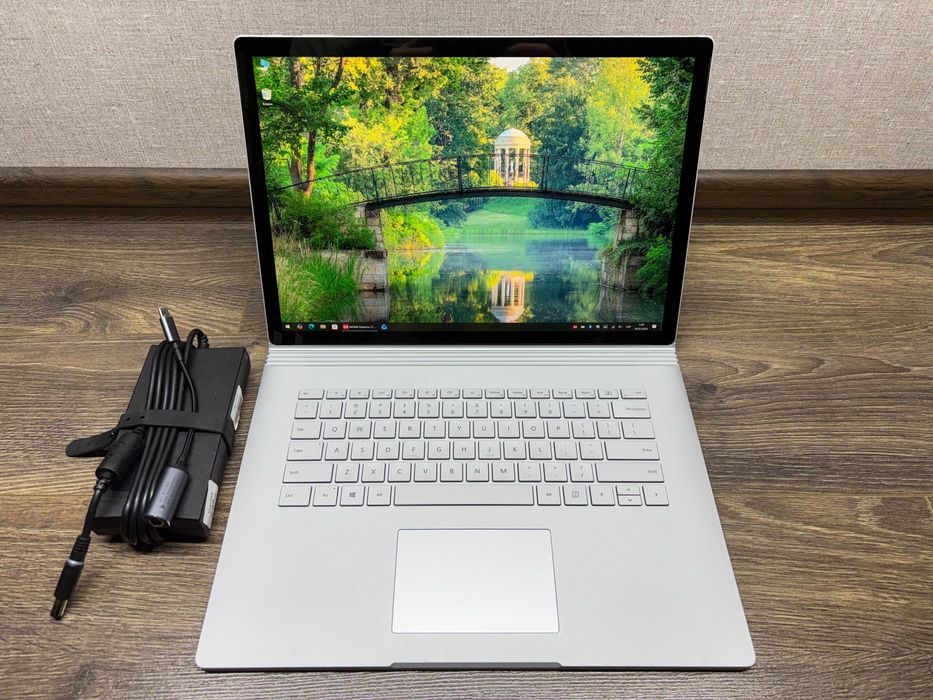 Microsoft Surface Book 2 4k Touch 15" i7-8650u 16gb/256gb GTX 1060 6gb
