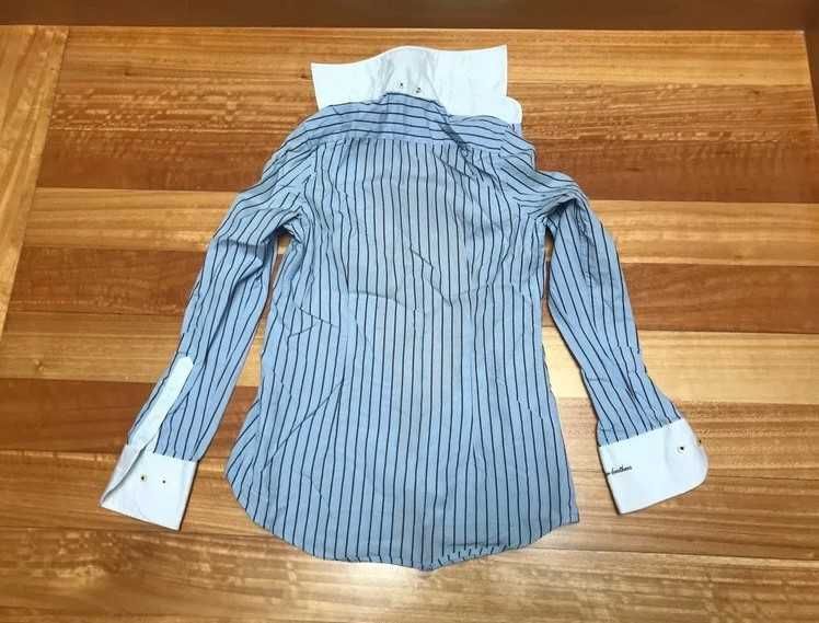 Camisa azul com risca da Sacoor