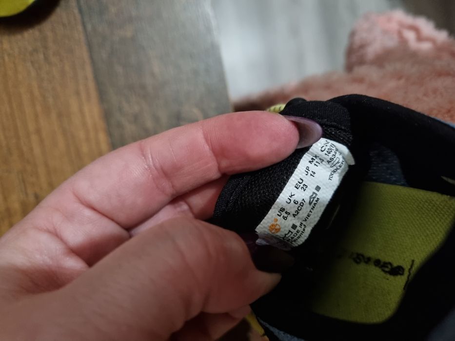 Ténis Timberland tamanho EU 23 com Caixa original