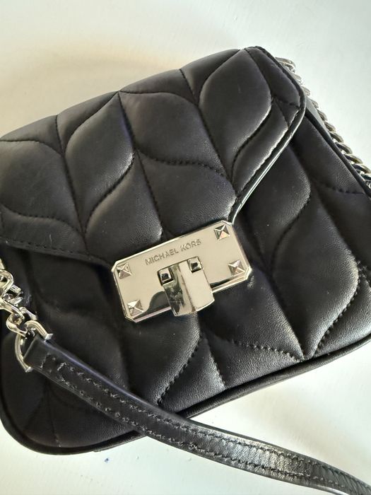 Michael Kors czarna pikowana torebka crossbody