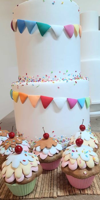 Bolos Cenográficos ou Bolos Fake - decoração de festas