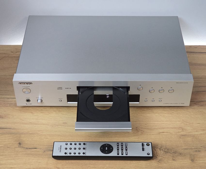 Onkyo C-7030 Odtwarzacz CD MP3 Pilot