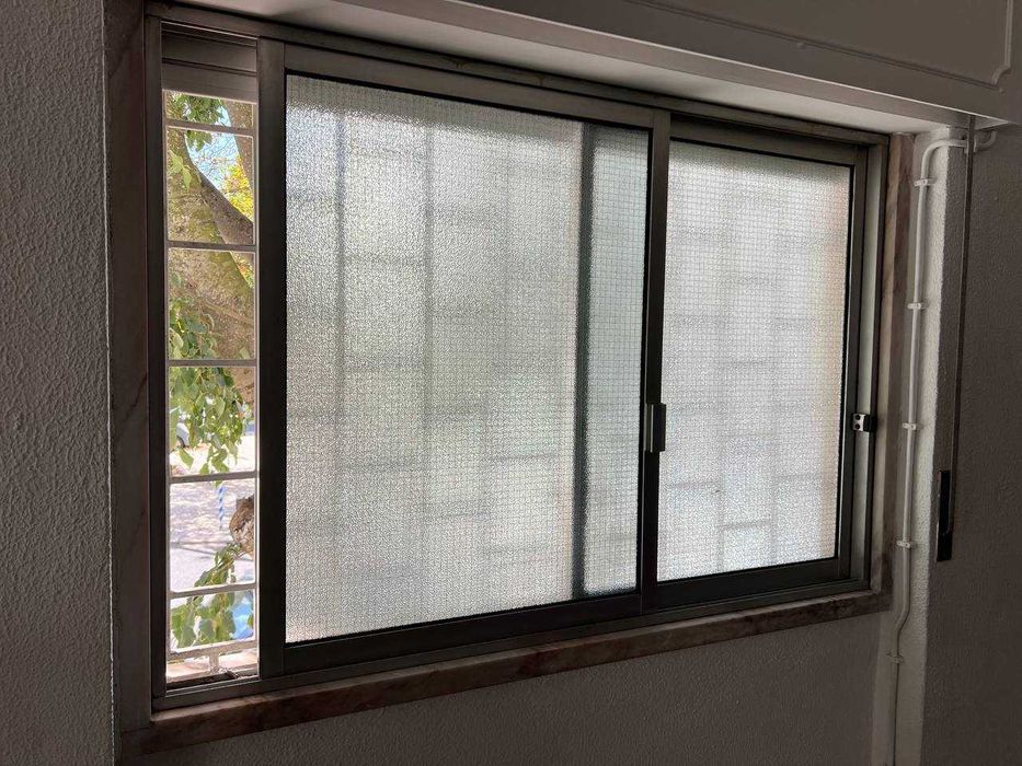 11 Janelas em Ótimo Estado