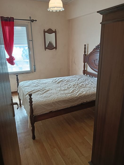 Apartamento T2 C/ Alguma mobília