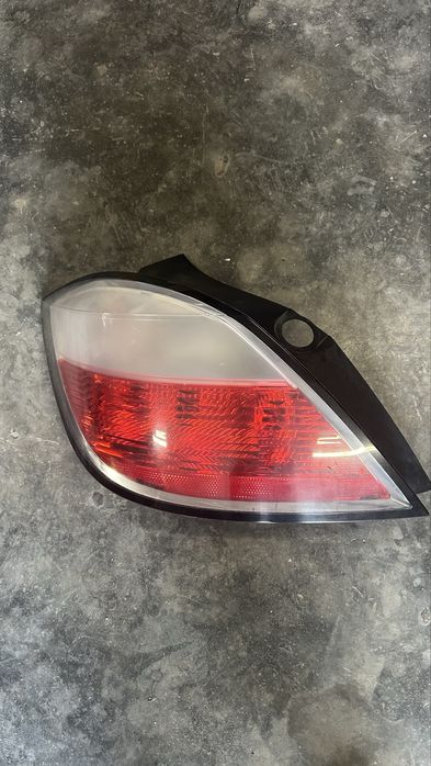 farolins traseiros para opel astra H 2005 (direito ja foi vendido)