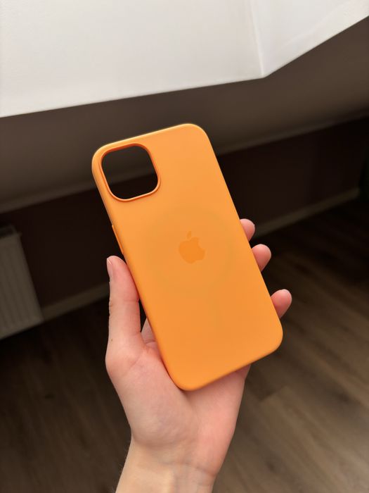 Чохол для iPhone 13 оранжевий