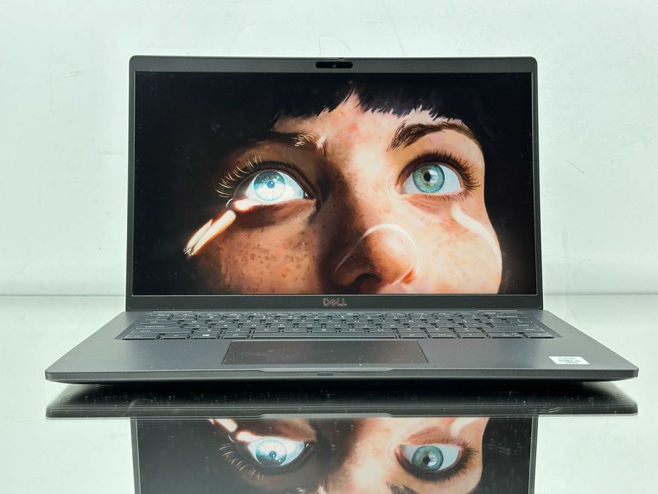 Biznesowy Styl Z Laptopem Dell Latitude 7410 Intel Core i5 16GB 512GB