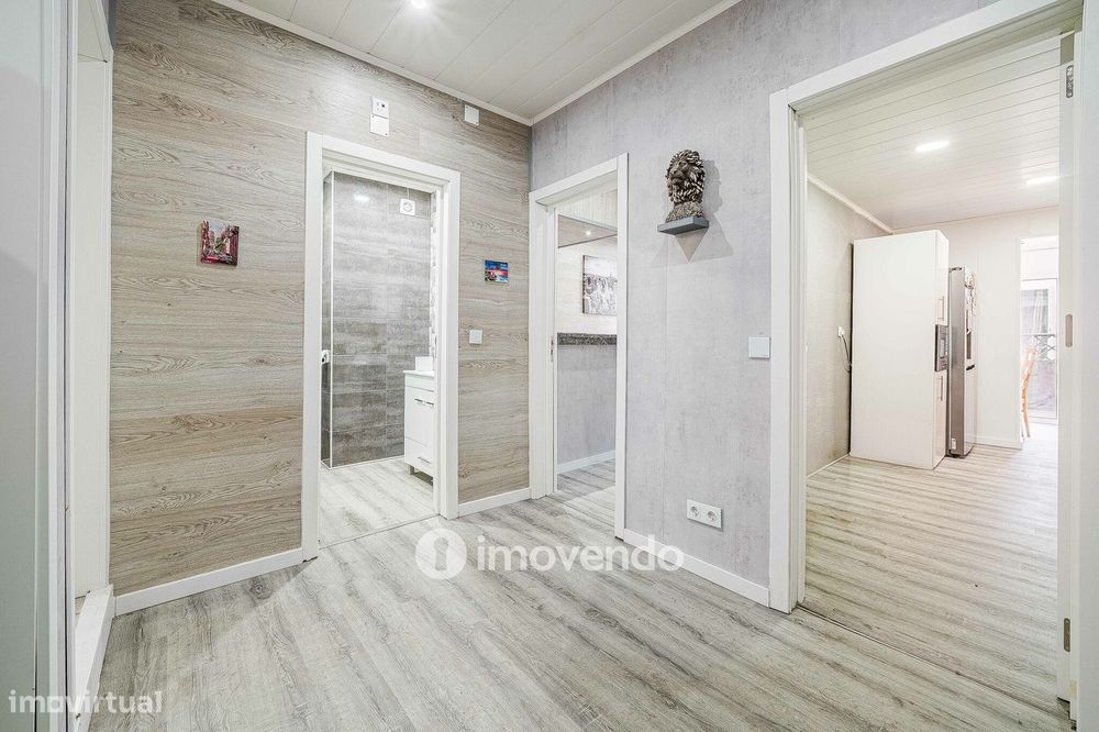 Apartamento T1+1, com logradouro grande, em Odivelas