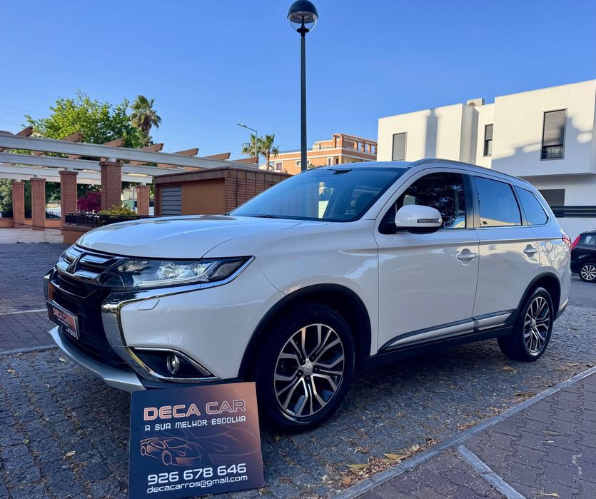 Mitsubishi Outlander 2.2 DI-D Instyle Navi Black Edition