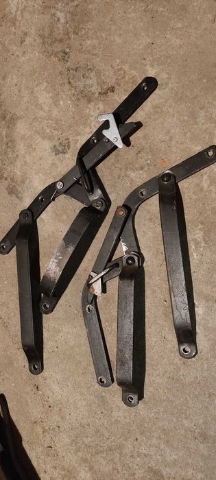 Zawiasy mechanizmu rozkładania łóżka