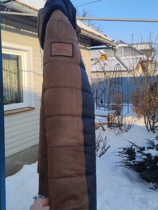 Зимова шкіряна куртка