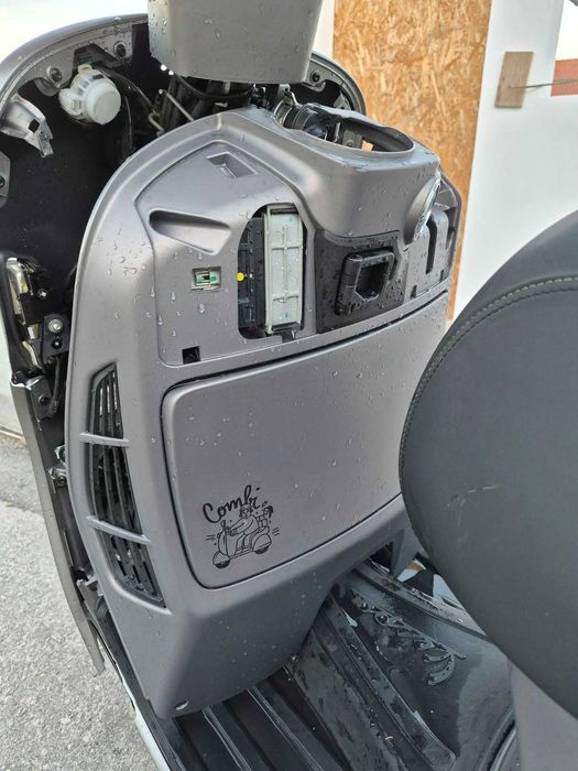 Vespa 300 GTS Super pequena queda