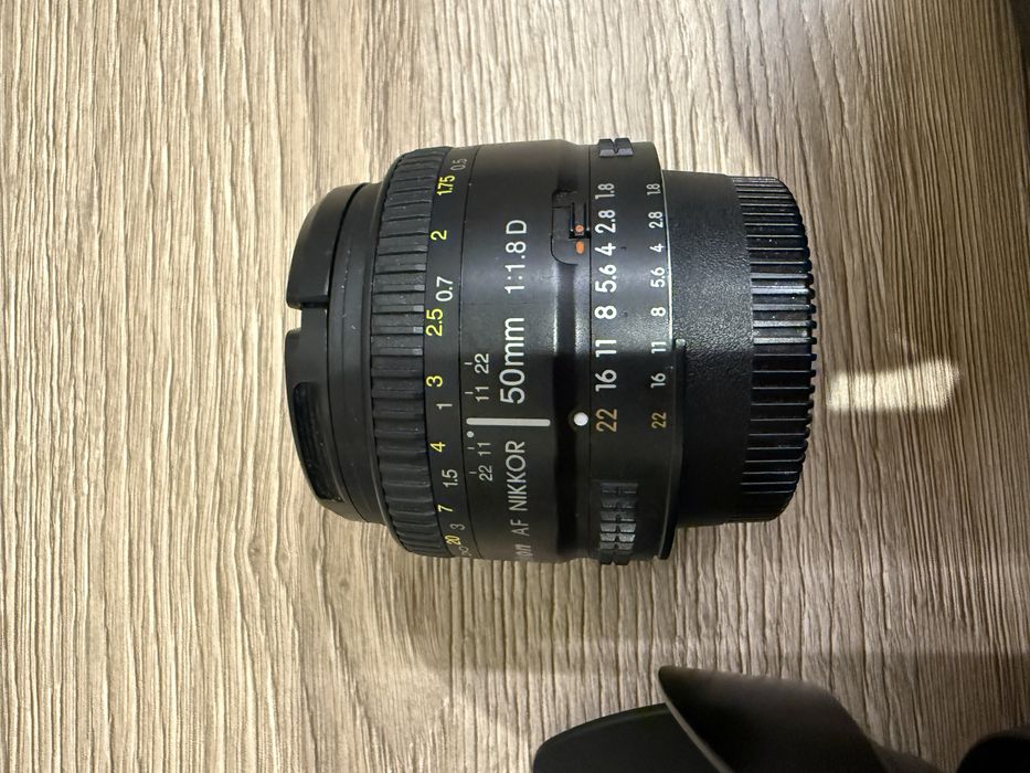 Nikon D300 Kit 24-85 + Nikkor 50 1:1.8